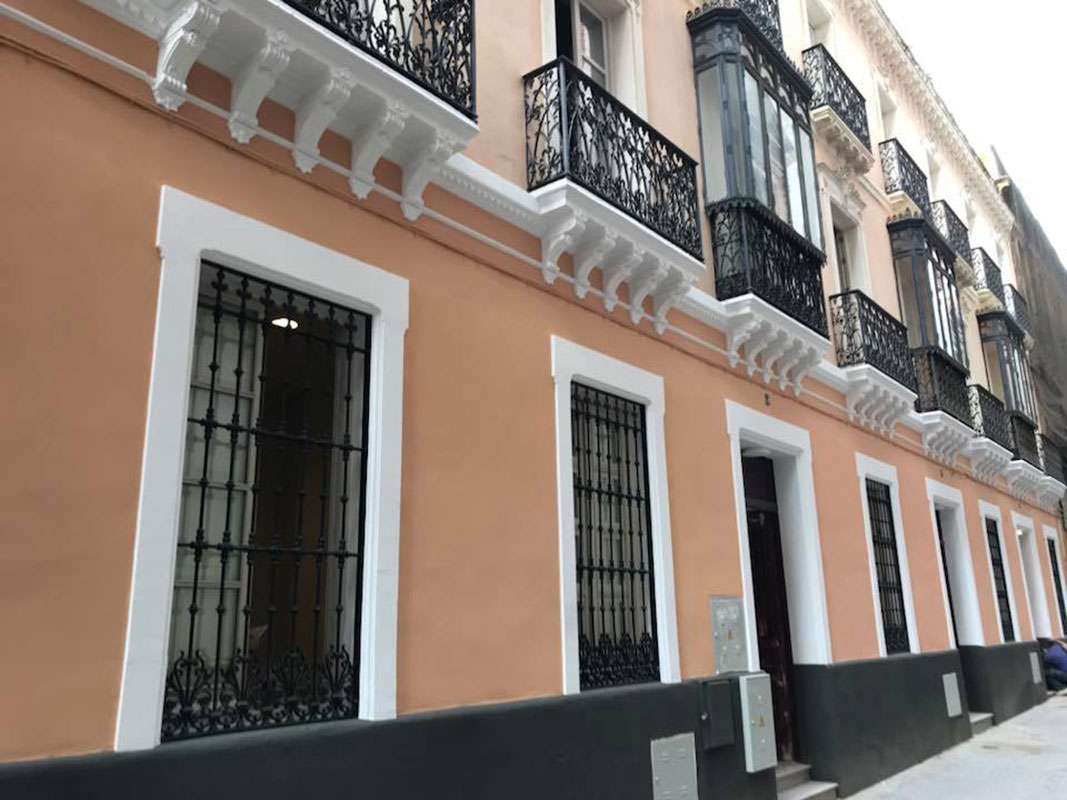 Reforma de Locales para Apartamentos Turísticos en C./ Joaquín Hazañas – Sevilla