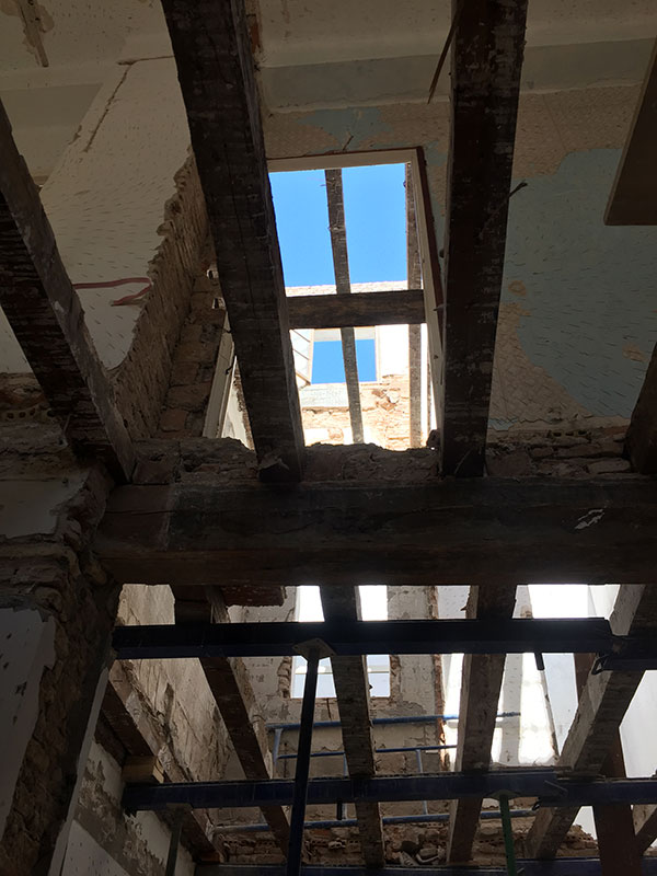 Rehabilitación y ampliación de vivienda adosada en C./ Fray Isidoro de Sevilla – Sevilla